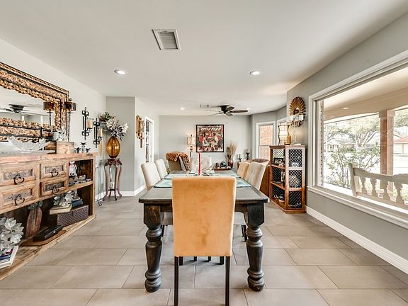 5th image of 2609 Camarie Ave