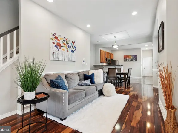 618 E Woodlawn St, Philadelphia, PA 19144