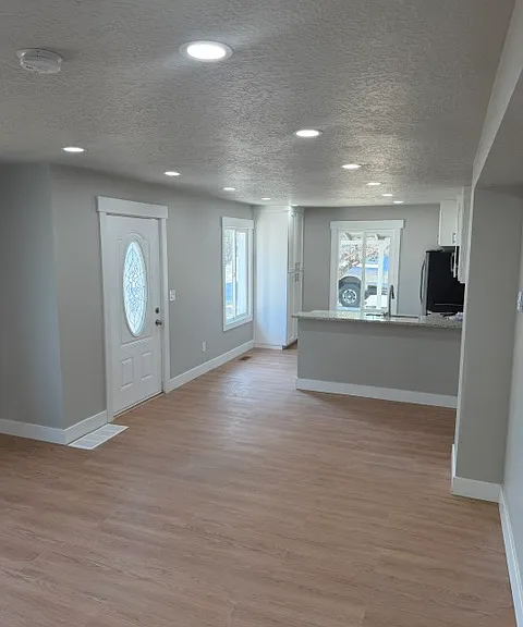 346 Carson Ave — Photo 17