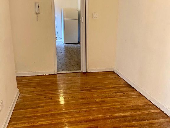 4th image of 14055 Burden Cres #D6
