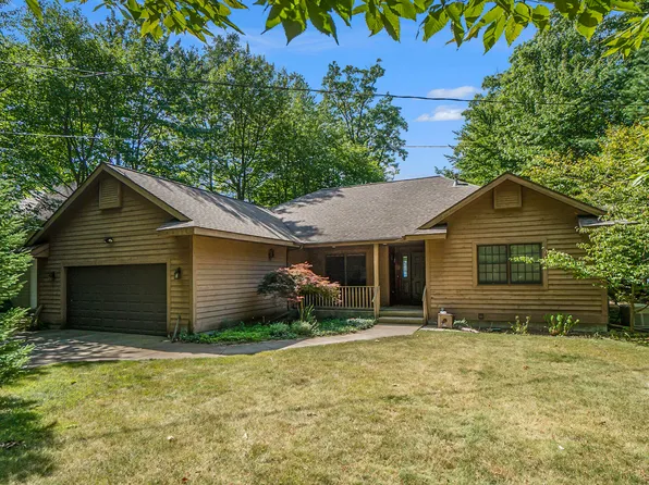 1287 Scenic Dr, Muskegon, MI 49445