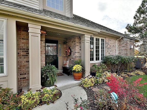 3rd image of 1823 Camden Dr