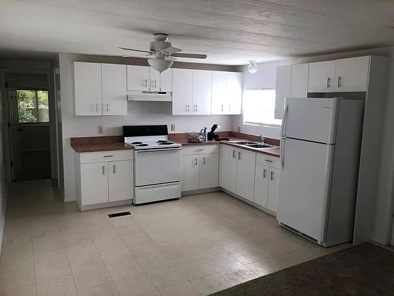 2nd image of 1228 Windsor Dr
