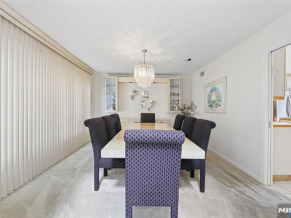 4th image of 585 Churchill Road