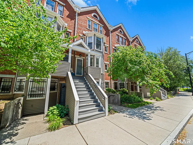 136 Maple Ave #B — Photo 21