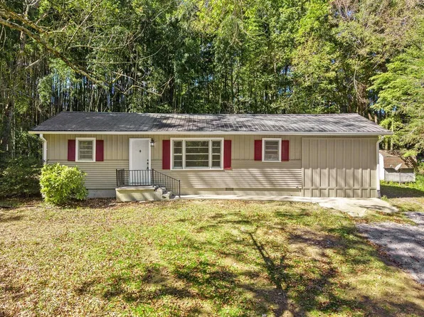 1410 S Michael Dr, Tunnel Hill, GA 30755