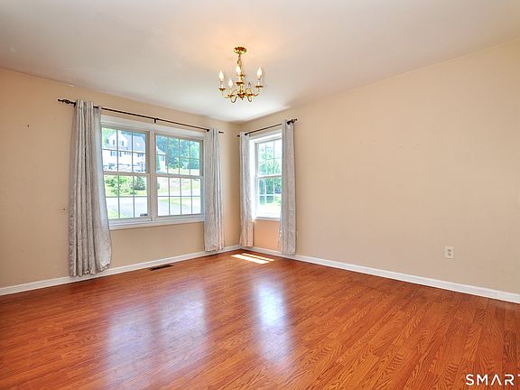 3rd image of 17 Irene Avenue