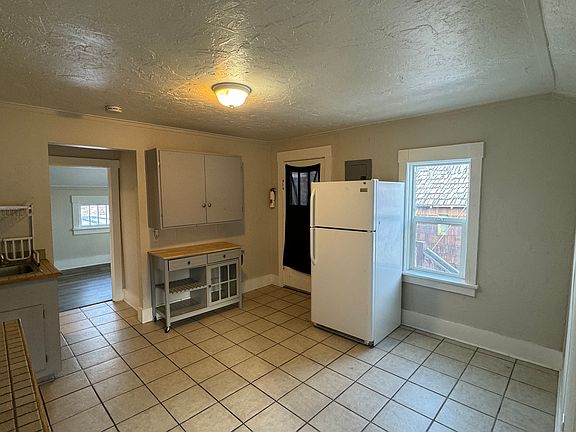 4th image of 1002 W Pine St #A