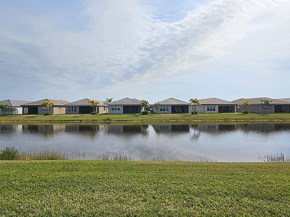3rd image of 11783 SW Silver Creek Avenue