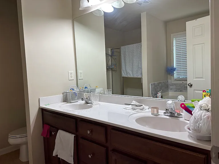 6291 Crestgate Ln — Photo 3