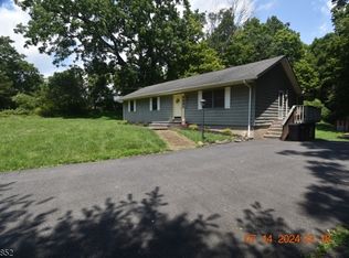 105 Halsey Rd, Newton, NJ 07860