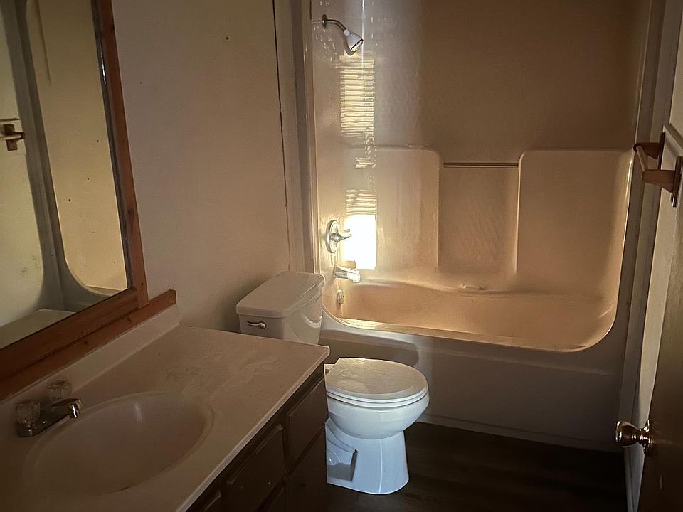 2nd image of 101 Teresa Ln