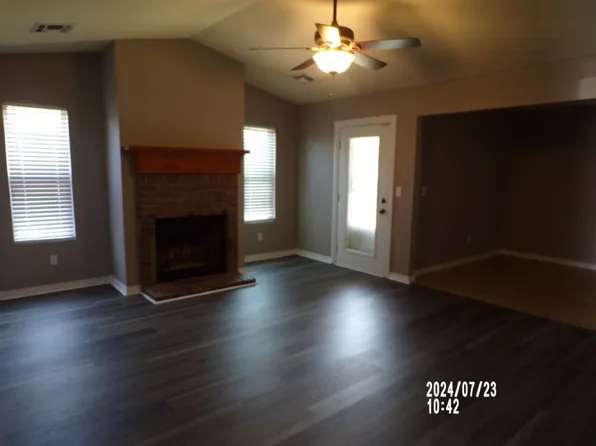 621 NW Granite Ave, Cache, OK 73527