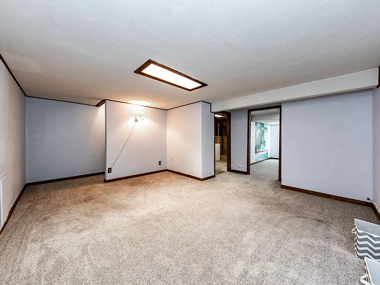 6930 Native Cir — Photo 43