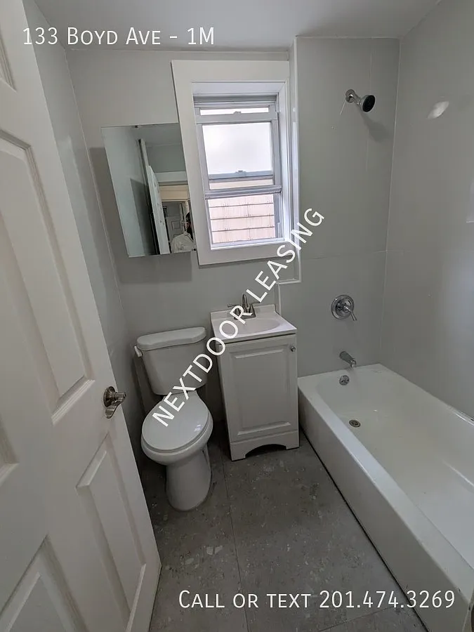 133 Boyd Ave — Photo 2