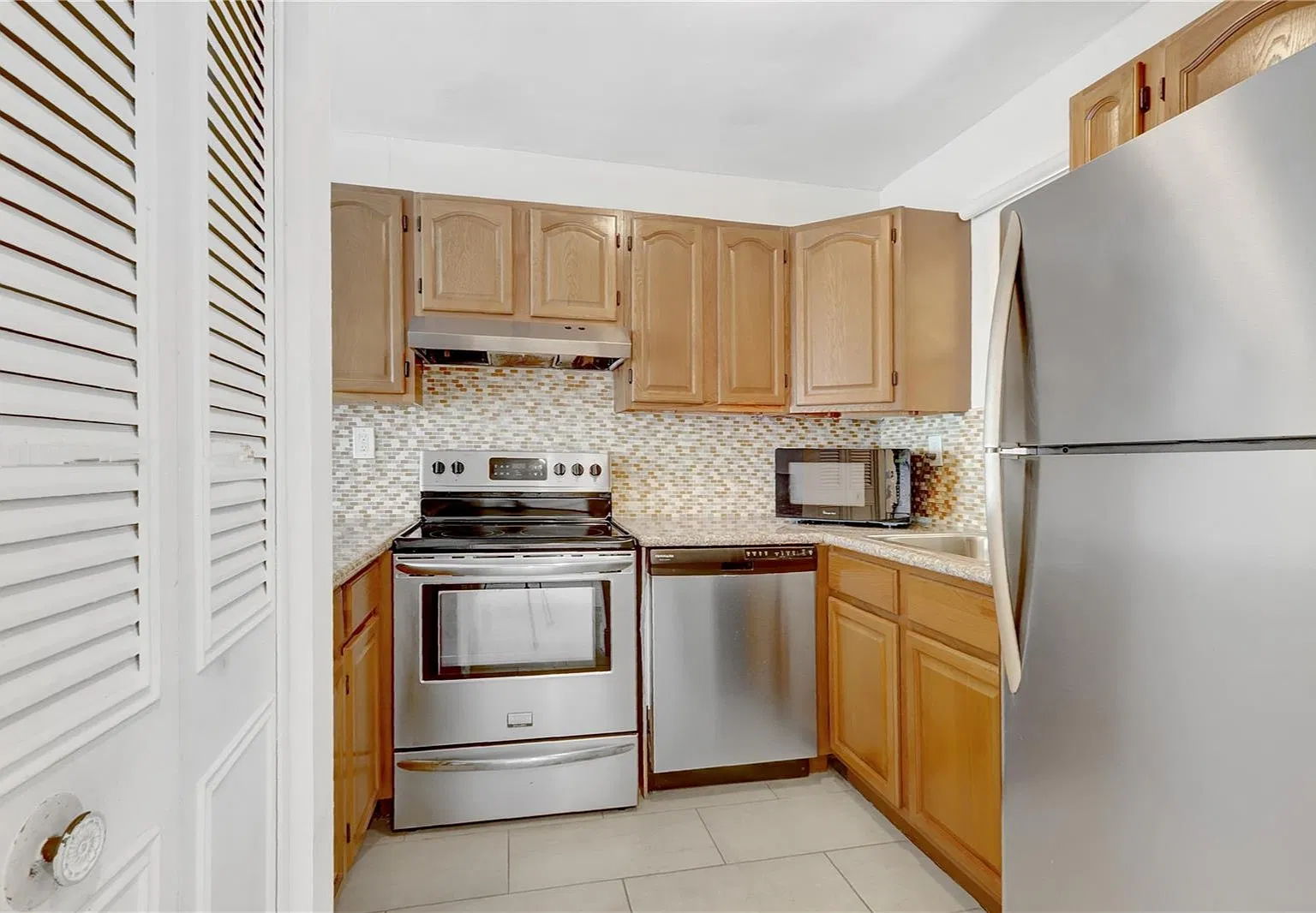 1 bed, 728 sqft, $1,800 — Photo 1