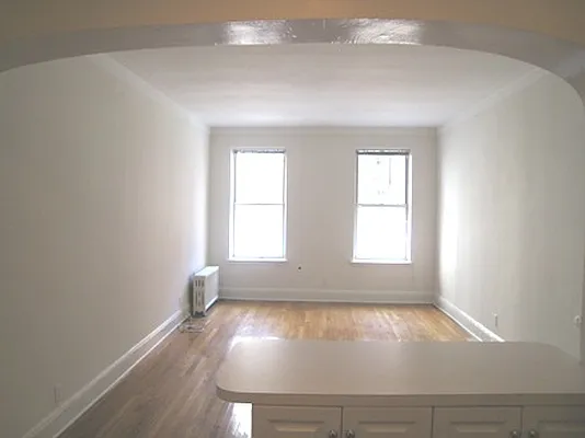 Rented by Metropolitan Equities | media 10