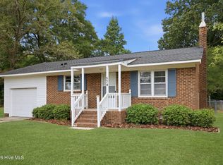 574 Simpson St, Grimesland, NC 27837