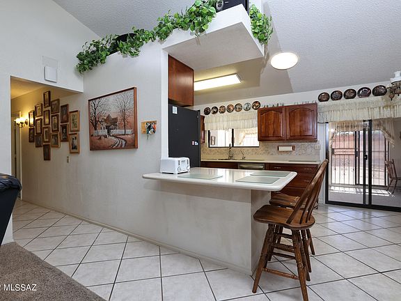 2nd image of 2731 W Ironwood Hill Dr