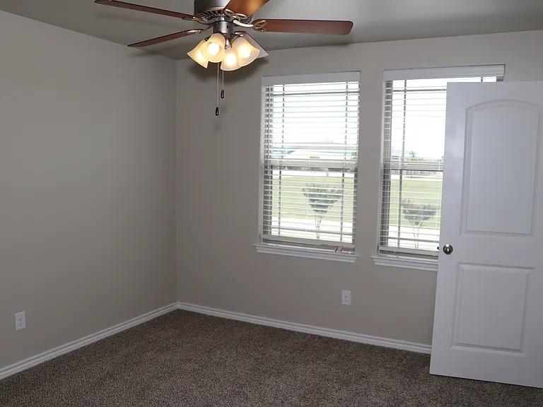 748 Westfield Blvd — Photo 10