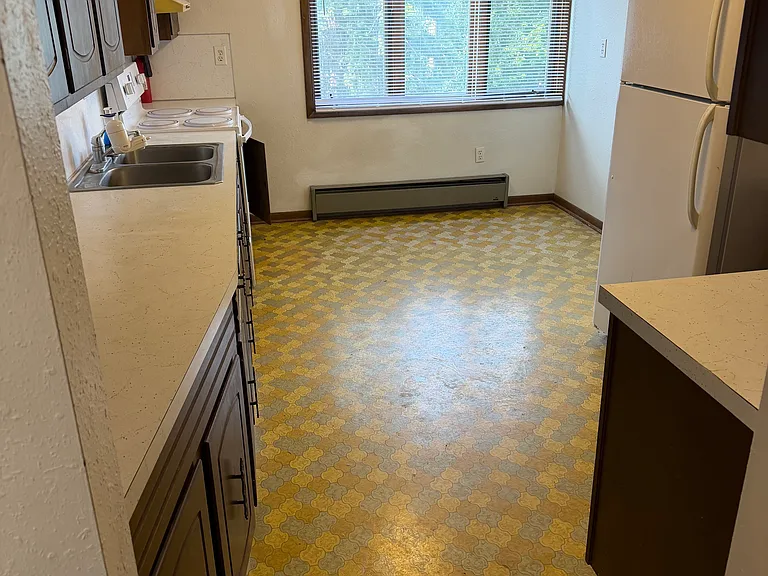 207 Pleasant St #6 — Photo 4