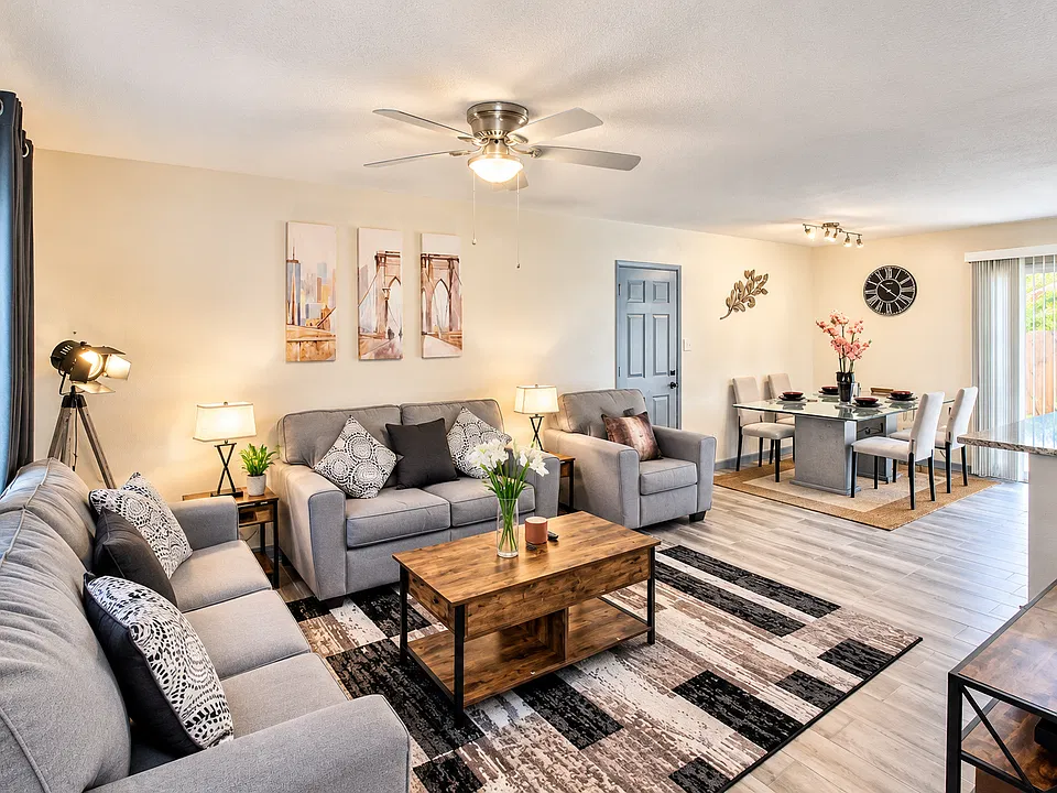 Kristinwood Dr