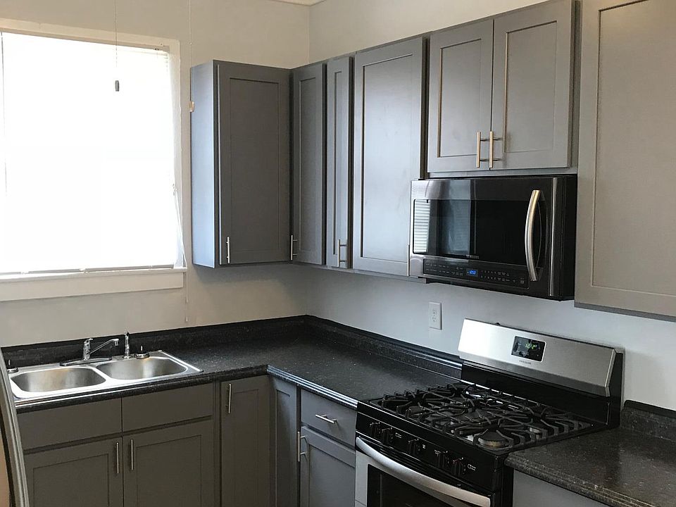 2nd image of 7718 Maple St