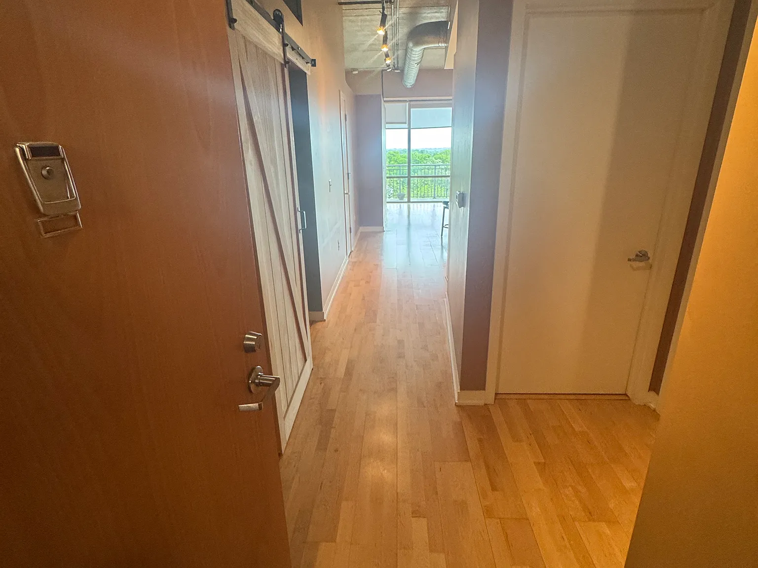 2 bed, 1080 sqft, $2,750 — Photo 2