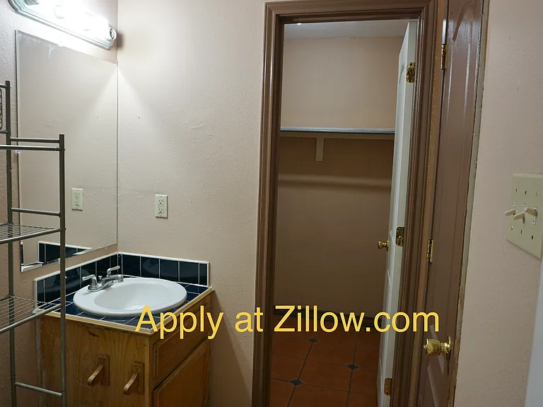 1310 E Stewart St #2 — Photo 7
