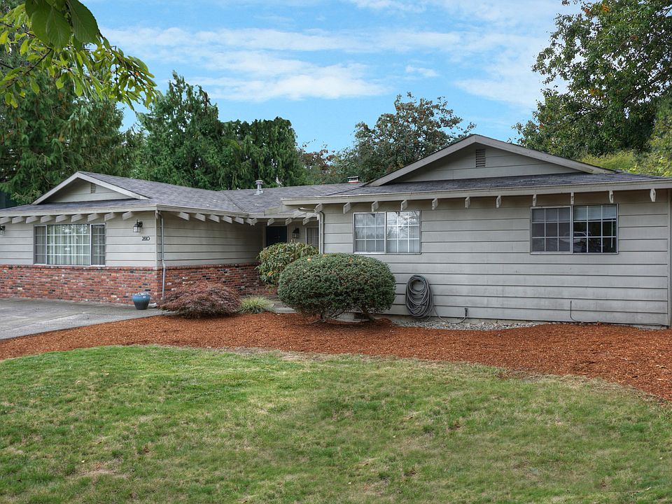 www.LamoureuxRealEstate.com