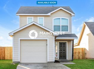 10748 Many Oaks Dr, Fort Worth, TX 76140