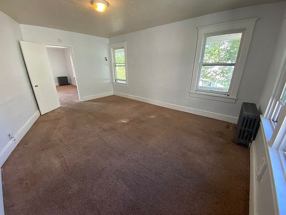 5th image of 426-428 E Northampton St #3
