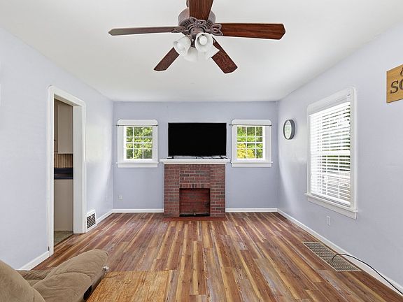 3rd image of 246 Taylor Rd