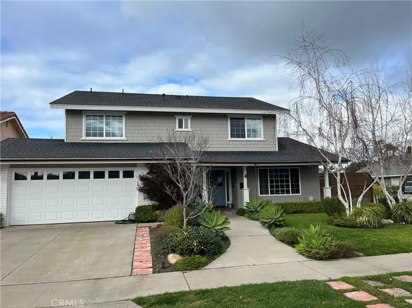 17041 Saint Andrews Ln, Huntington Beach, CA 92649
