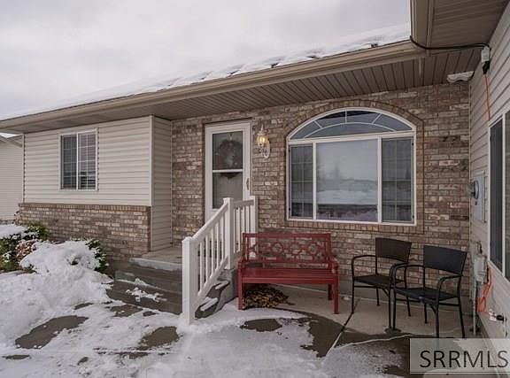 2nd image of 3684 E Briar Creek Ln