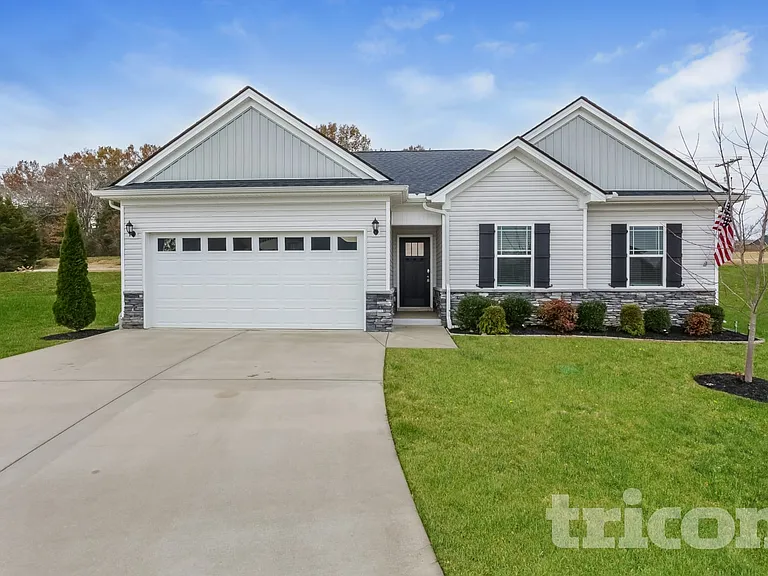201 Karis Dr — Photo 1