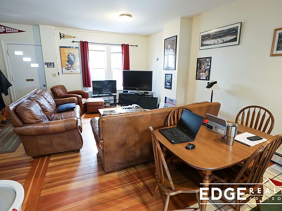 4th image of 10 Woodmont St