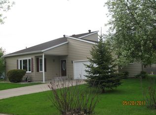 1214 38th Ave S, Fargo, ND 58104