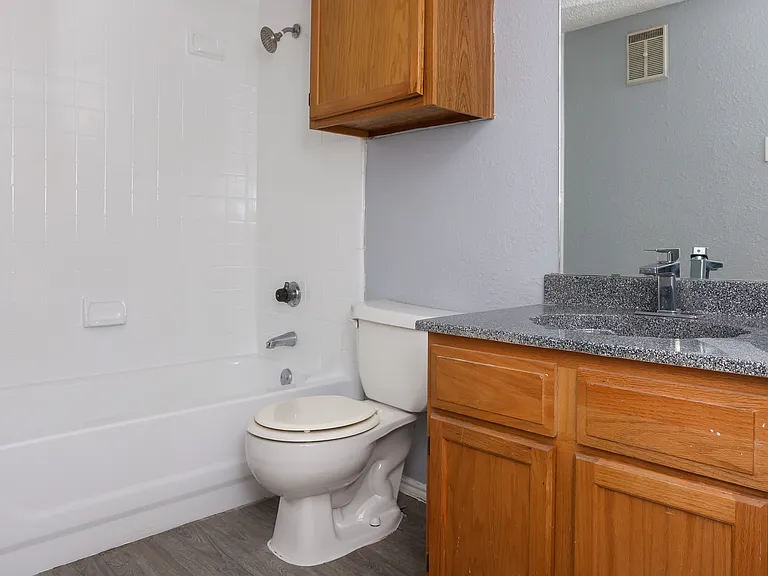 Radford Place Apartments — Photo 5