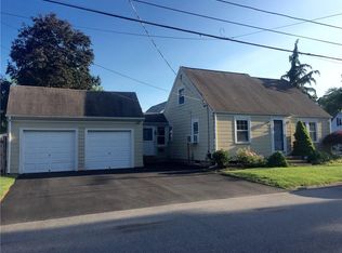 40 Gleason St, Cranston, RI 02910