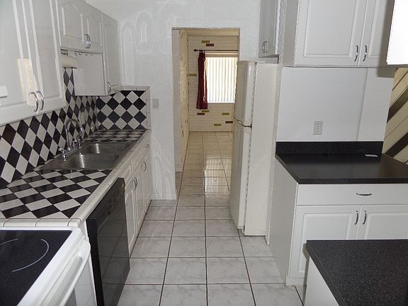 3rd image of 1485 Arnold Dr