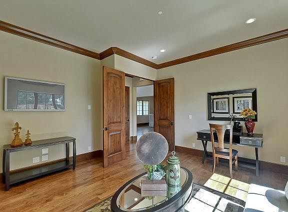 2nd image of 16666 Marchmont Dr