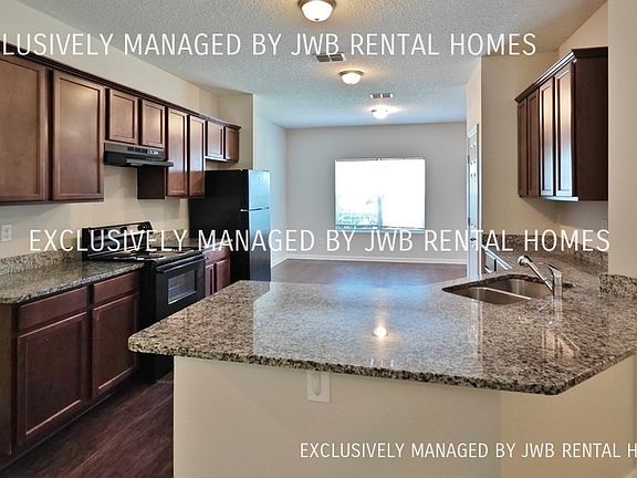 4th image of 8067 Violet Willow Ln