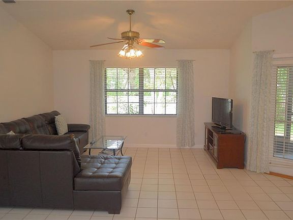 4th image of 2536 Cambridge Dr