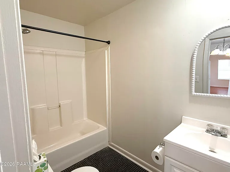 305 General Mouton Ave #B — Photo 13