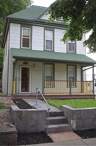 1st image of 3027 Oak St