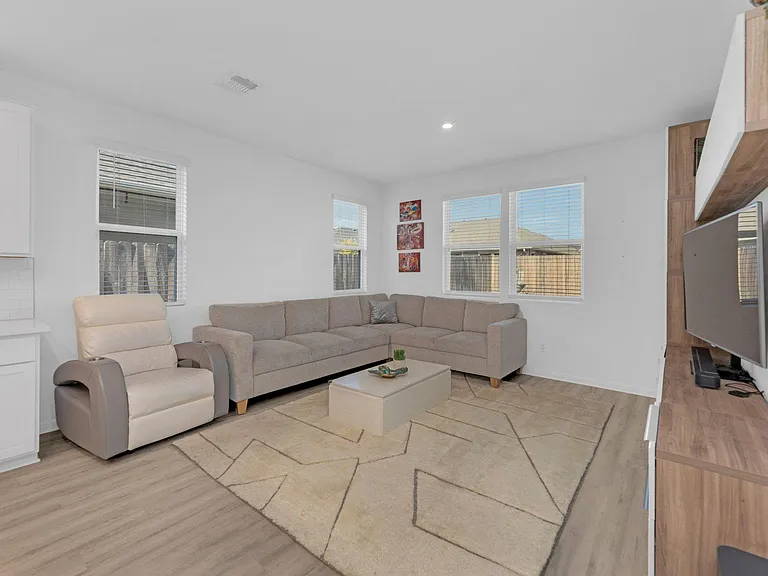 20704 John Gill Dr — Photo 4