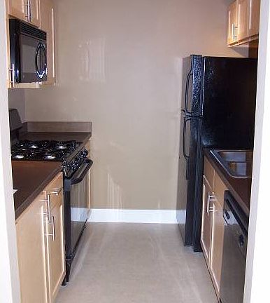 3rd image of 600 E 8th St APT 12O