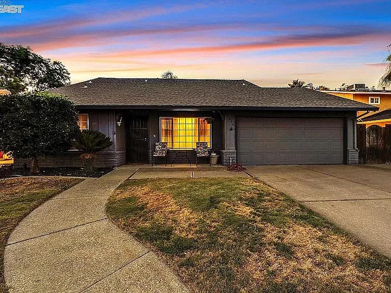 1375 Michelle Ave — Photo 30