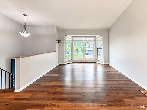 5th image of 3267 Lupine Dr